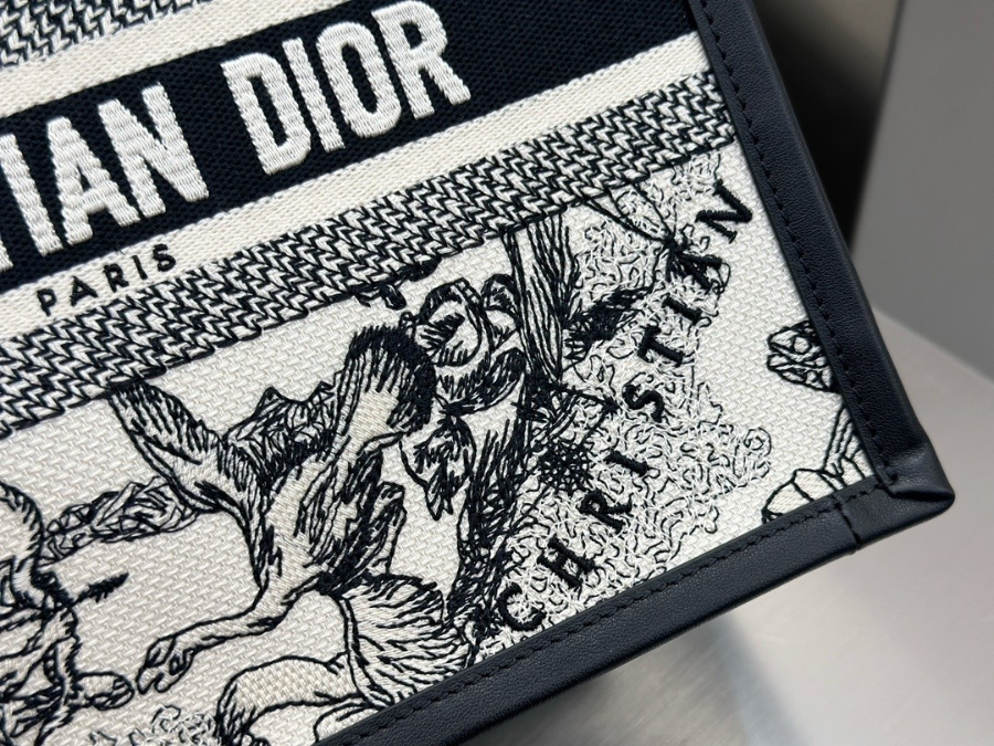 하얀악마 디올 북토트 (15).jpg