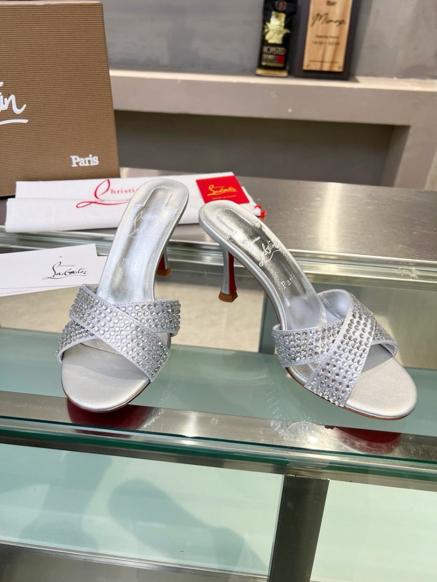 하얀악마 루부탱 샌들 (1).jpg