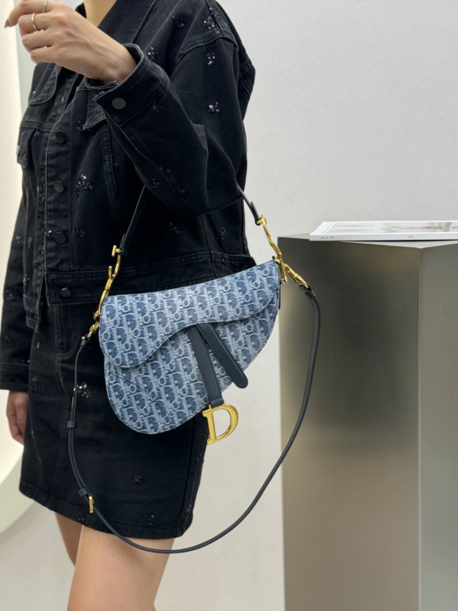 하얀악마 디올 새들백 (1).jpg