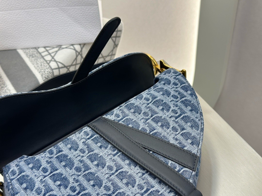 하얀악마 디올 새들백 (10).jpg