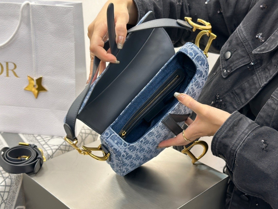 하얀악마 디올 새들백 (11).jpg