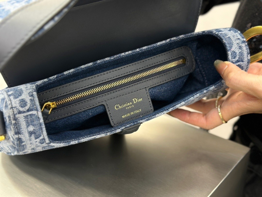 하얀악마 디올 새들백 (20).jpg