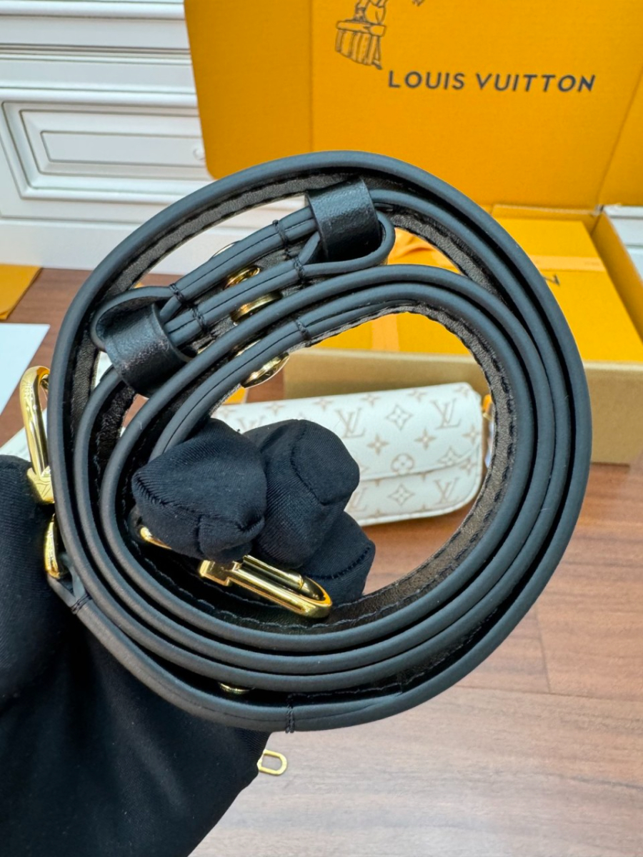 하얀악마 루이비통 월릿 (16).jpg