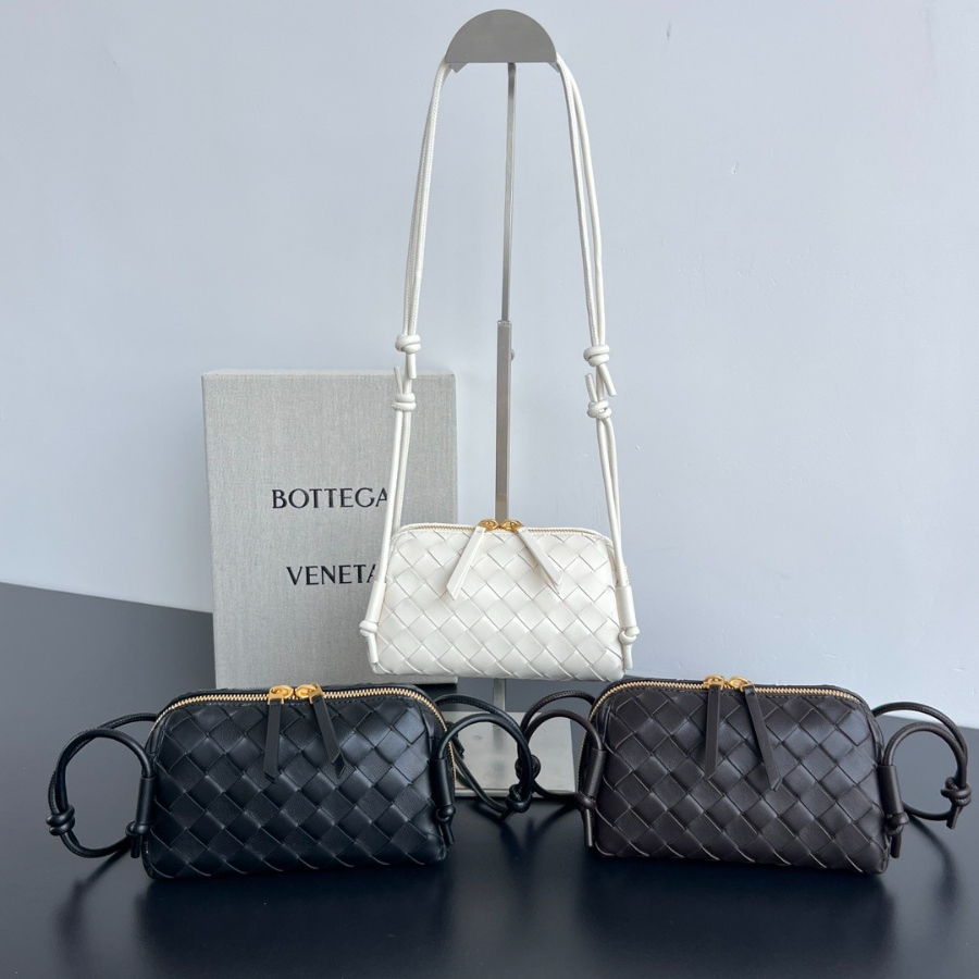 하얀악마 보테가 인트레치아토 콘서트 파우치 (13).jpg