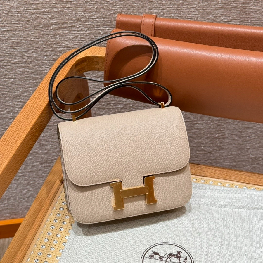 하얀악마 에르메스 콘스탄스 (2).jpg