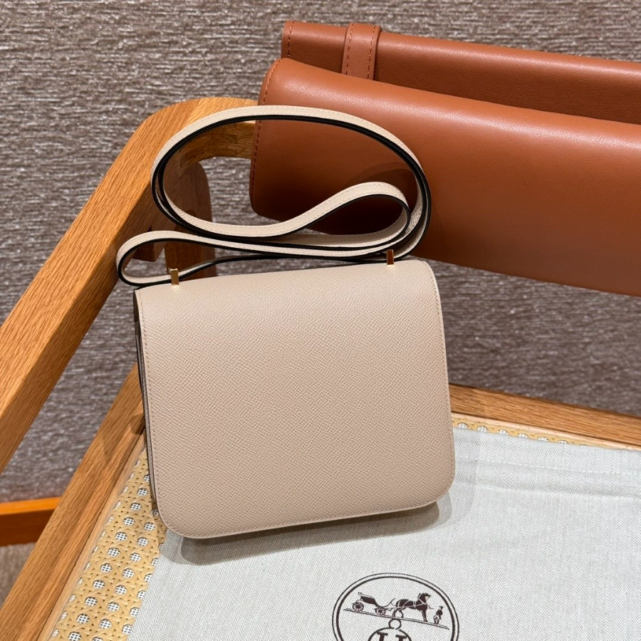 하얀악마 에르메스 콘스탄스 (3).jpg