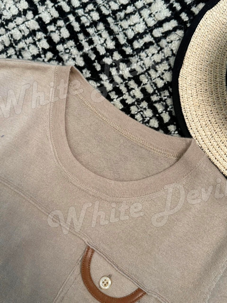 하얀악마 프라다 크루넥 반팔니트 (9).jpg