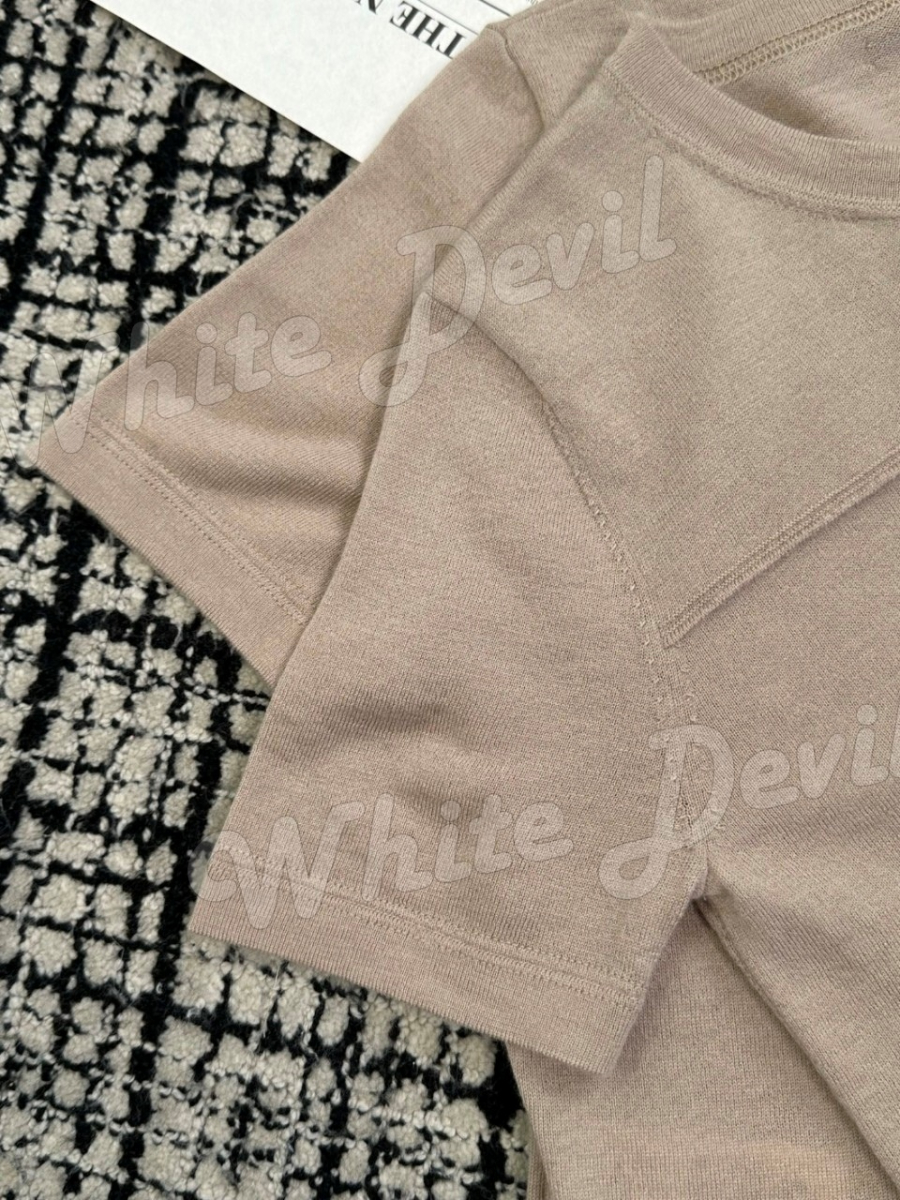 하얀악마 프라다 크루넥 반팔니트 (12).jpg