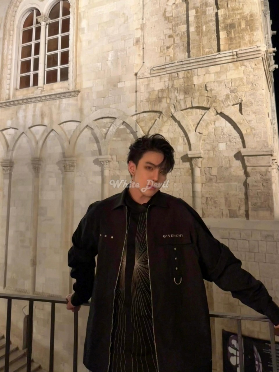 하얀악마 지방시 재킷 (3).jpg