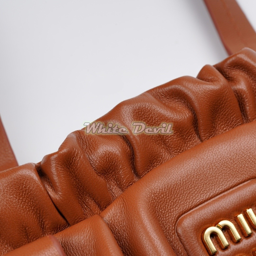 하얀악마 미우미우 숄더백 (15).jpg