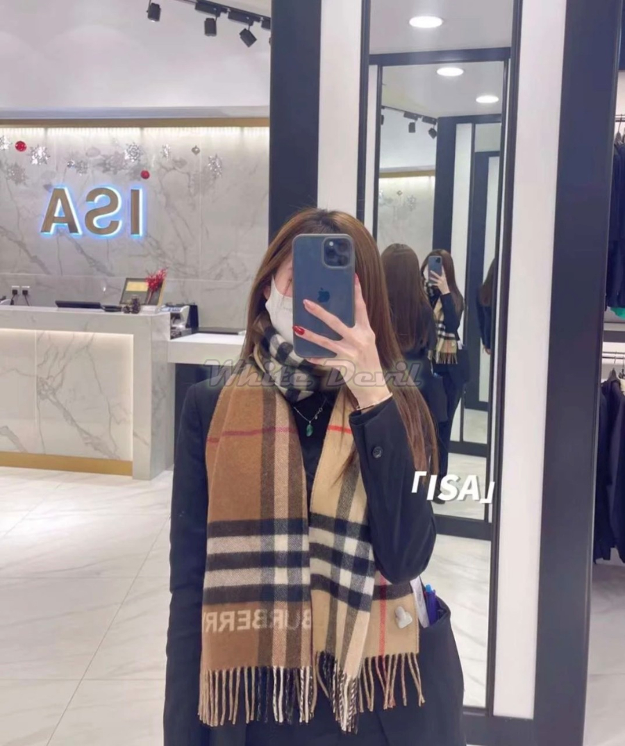 하얀악마 버버리 목도리 (3).jpg