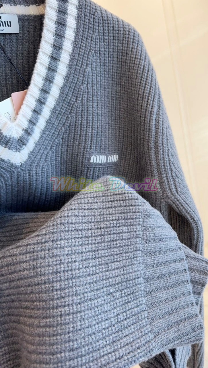 하얀악마 미우미우 니트 (12).jpg