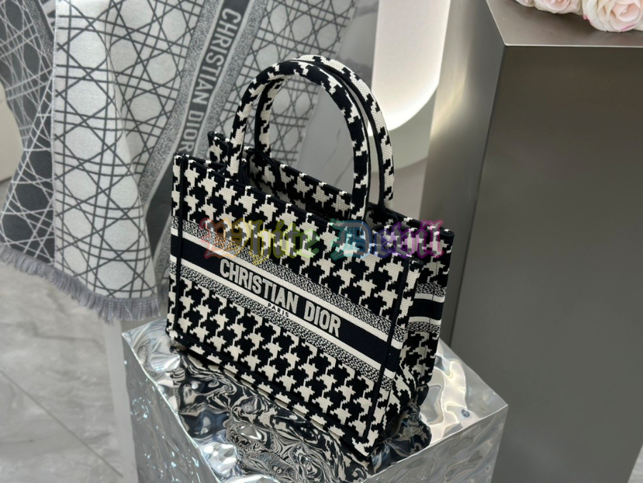 하얀악마 디올 북토트백 (4).jpg