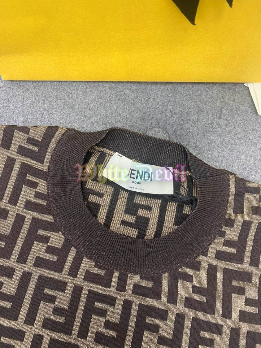 하얀악마 펜디 반팔티 (10).jpg