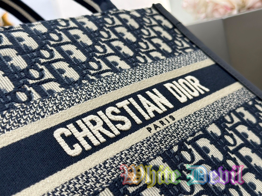 하얀악마 디올 북토트 (9).jpg