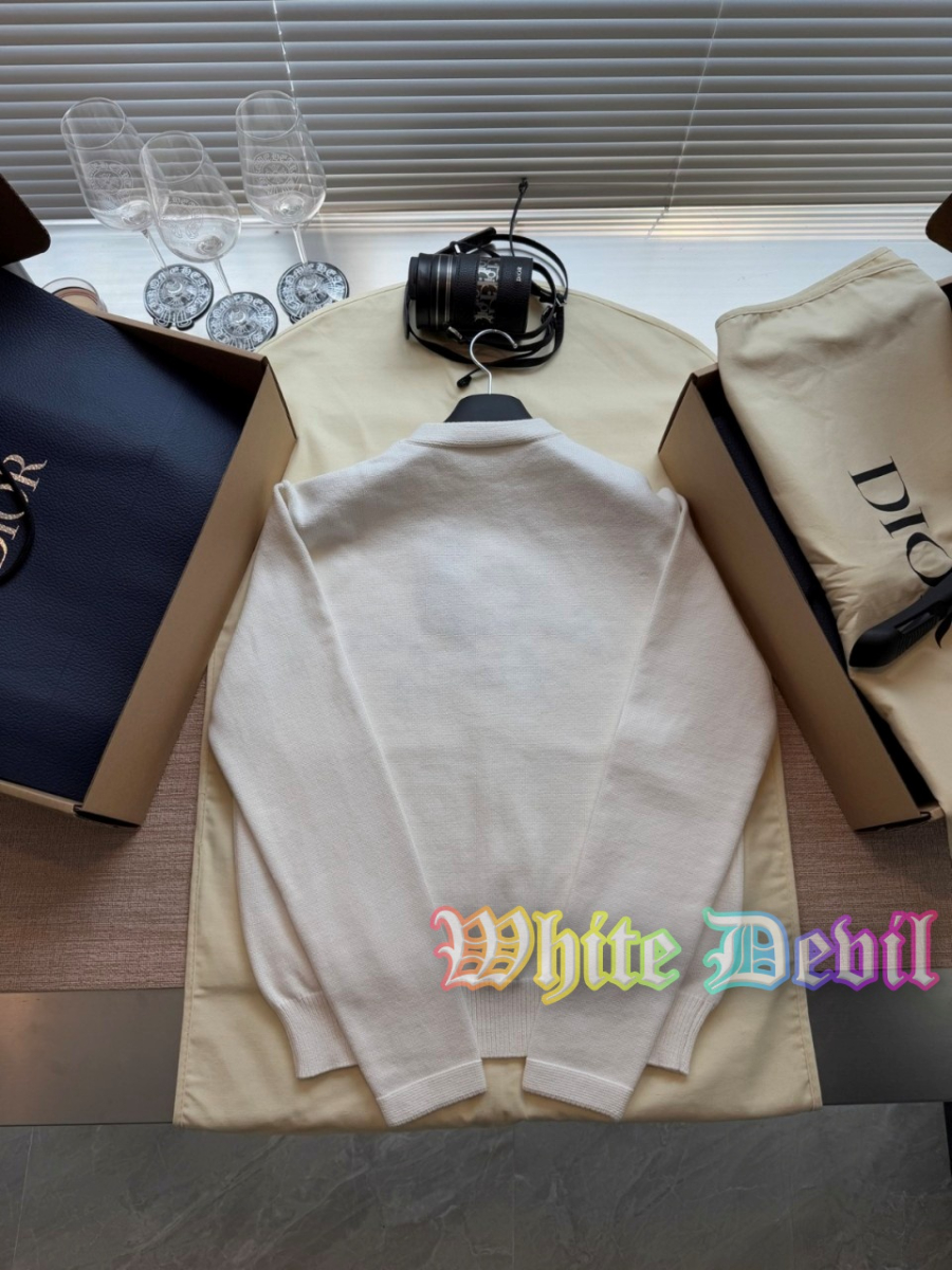 하얀악마 디올 니트 (13).jpg