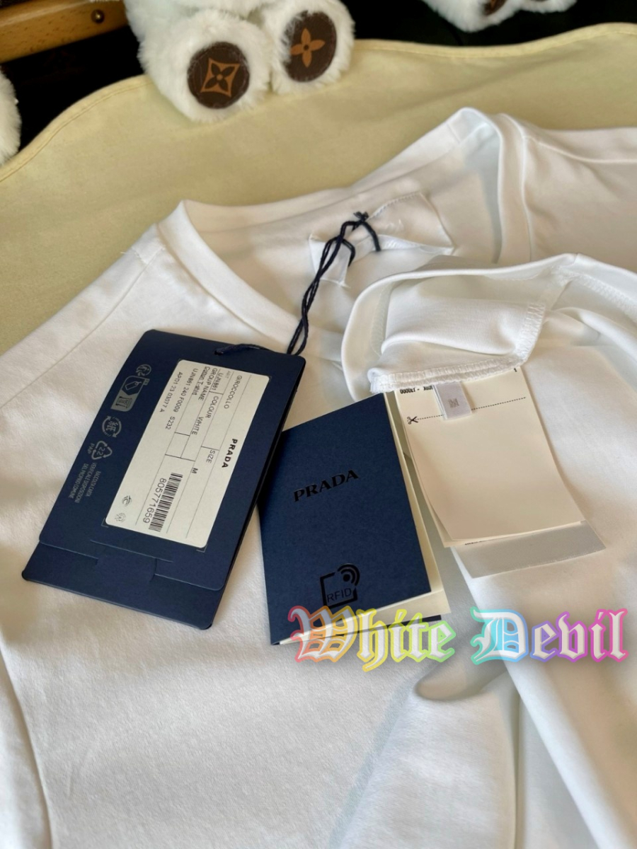 하얀악마 프라다 반팔티 (18).jpg