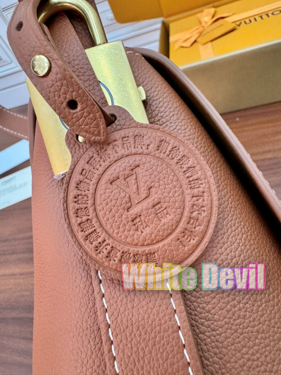 하얀악마 루이 메신저백 (17).jpg