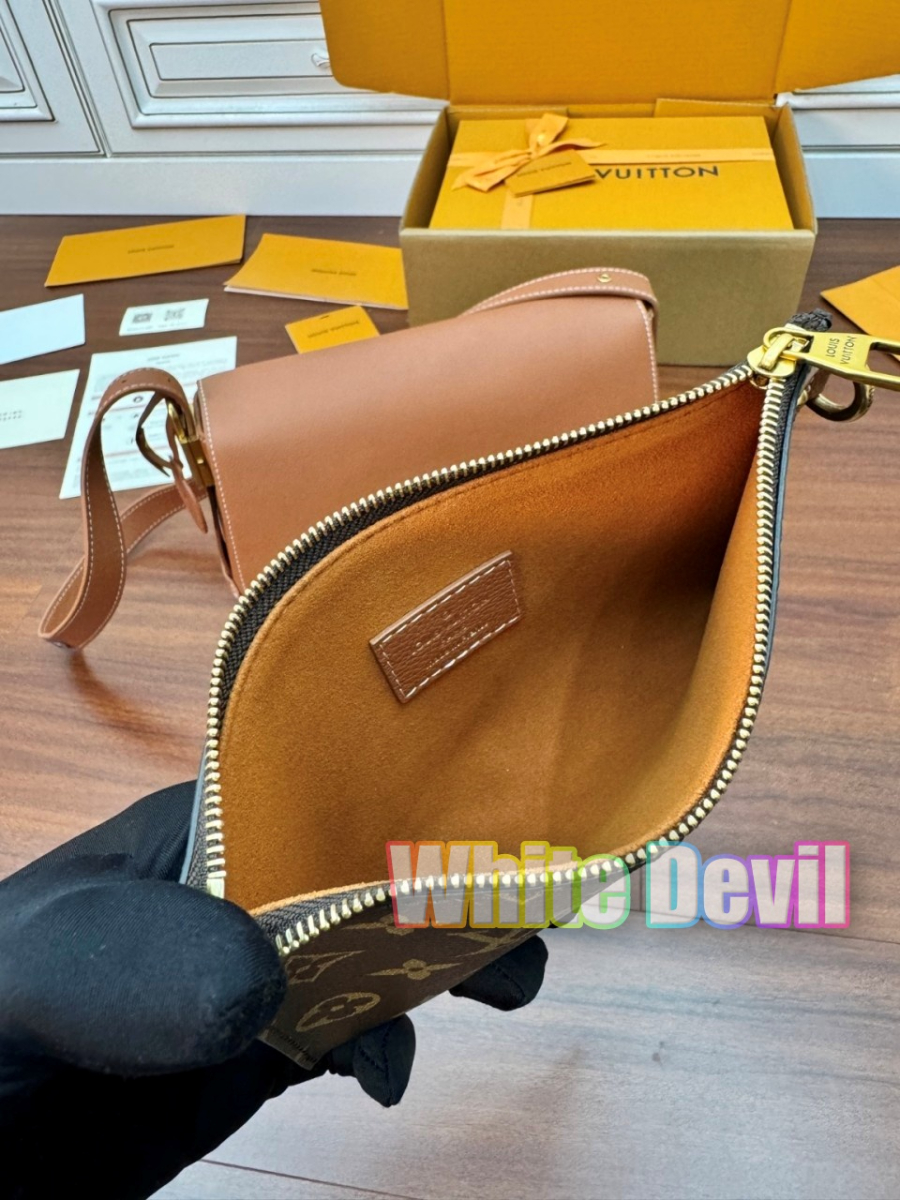 하얀악마 루이 메신저백 (22).jpg