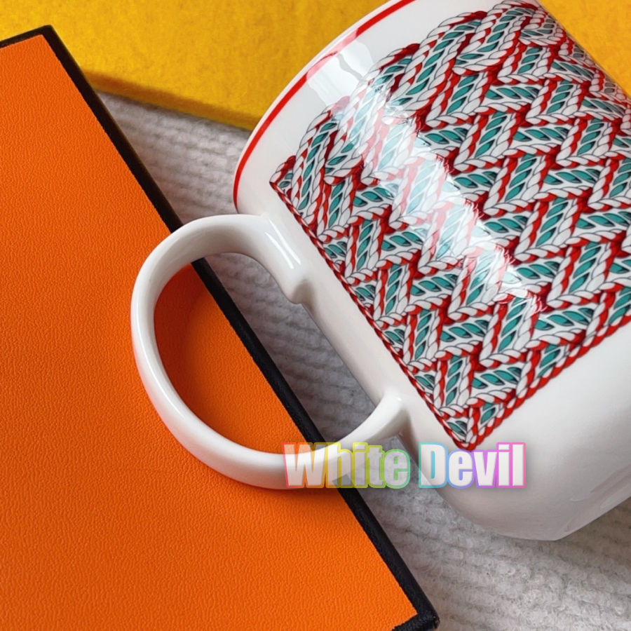 하얀악마 에르 머그컵 (3).jpg