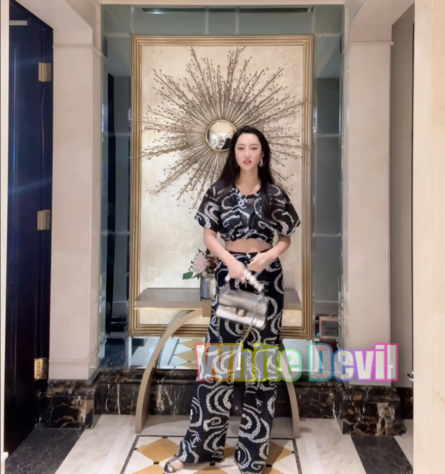 하얀악마 샤넬 바지 (2).jpg