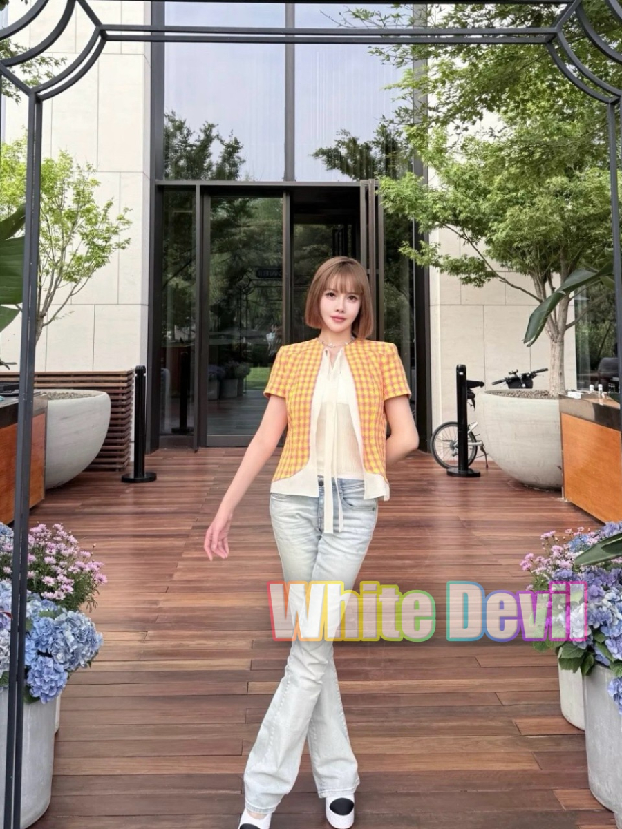 하얀악마 샤넬 투피스 (1).jpg