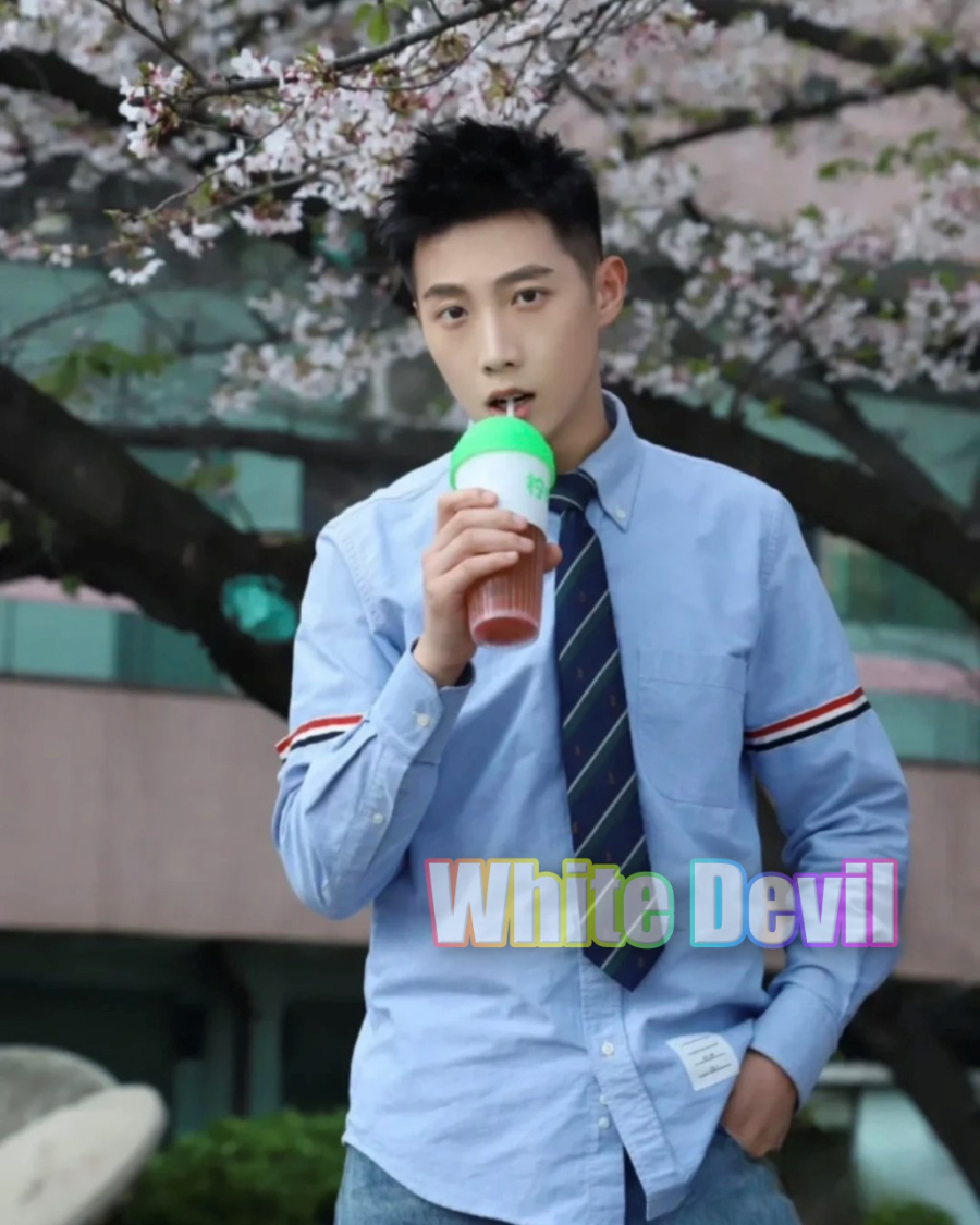 하얀악마 톰브라운 셔츠 (1).jpg