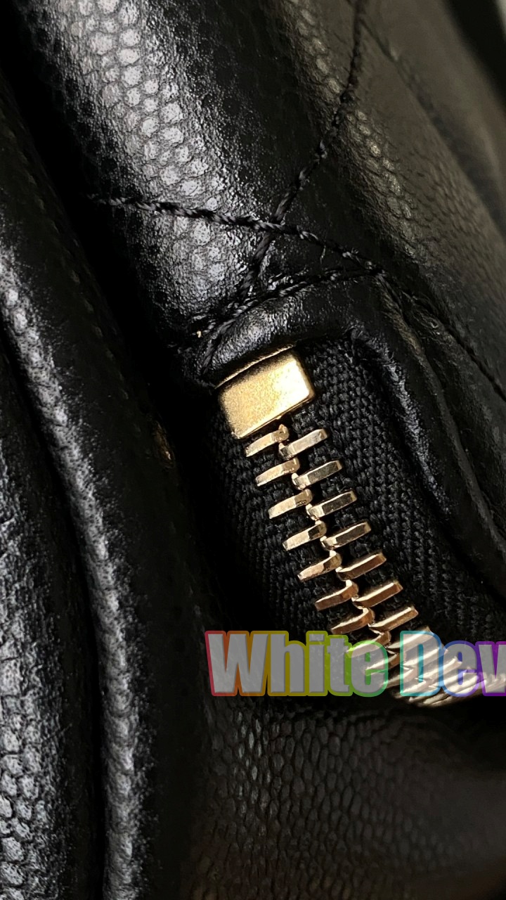 하얀악마 샤넬 백팩 (16).jpg