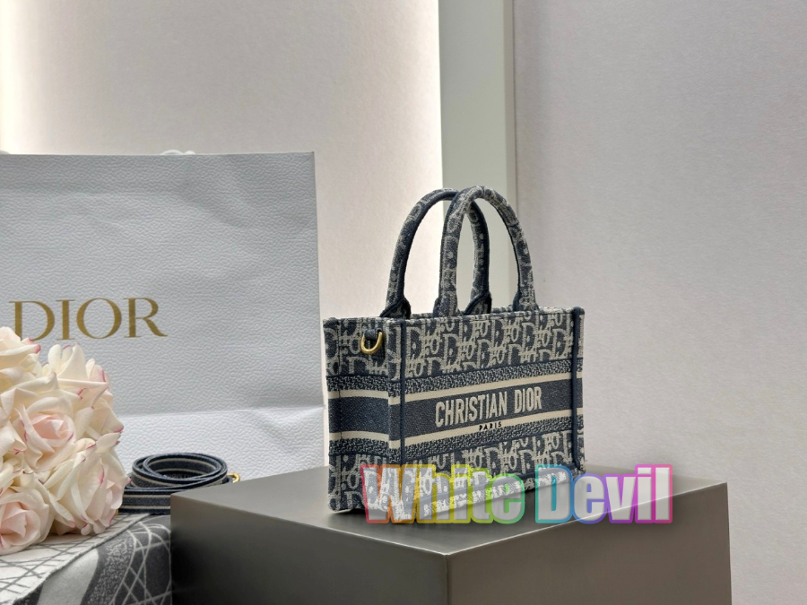 하얀악마 디올 북토트 (4).jpg