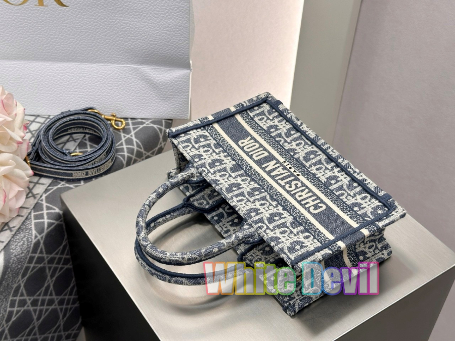 하얀악마 디올 북토트 (6).jpg