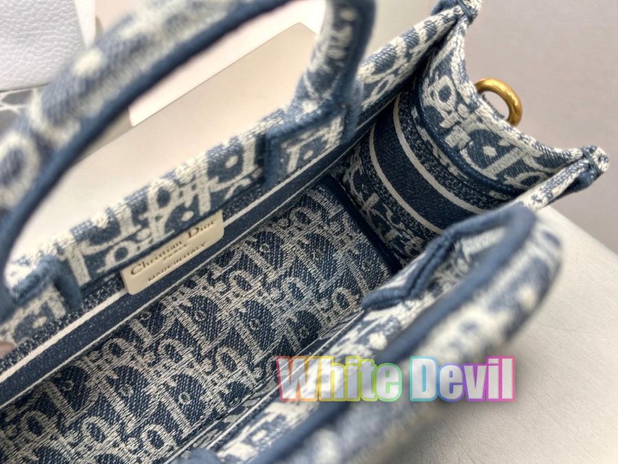 하얀악마 디올 북토트 (10).jpg