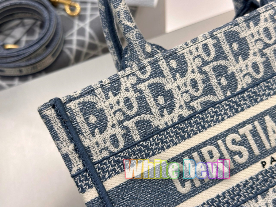 하얀악마 디올 북토트 (12).jpg