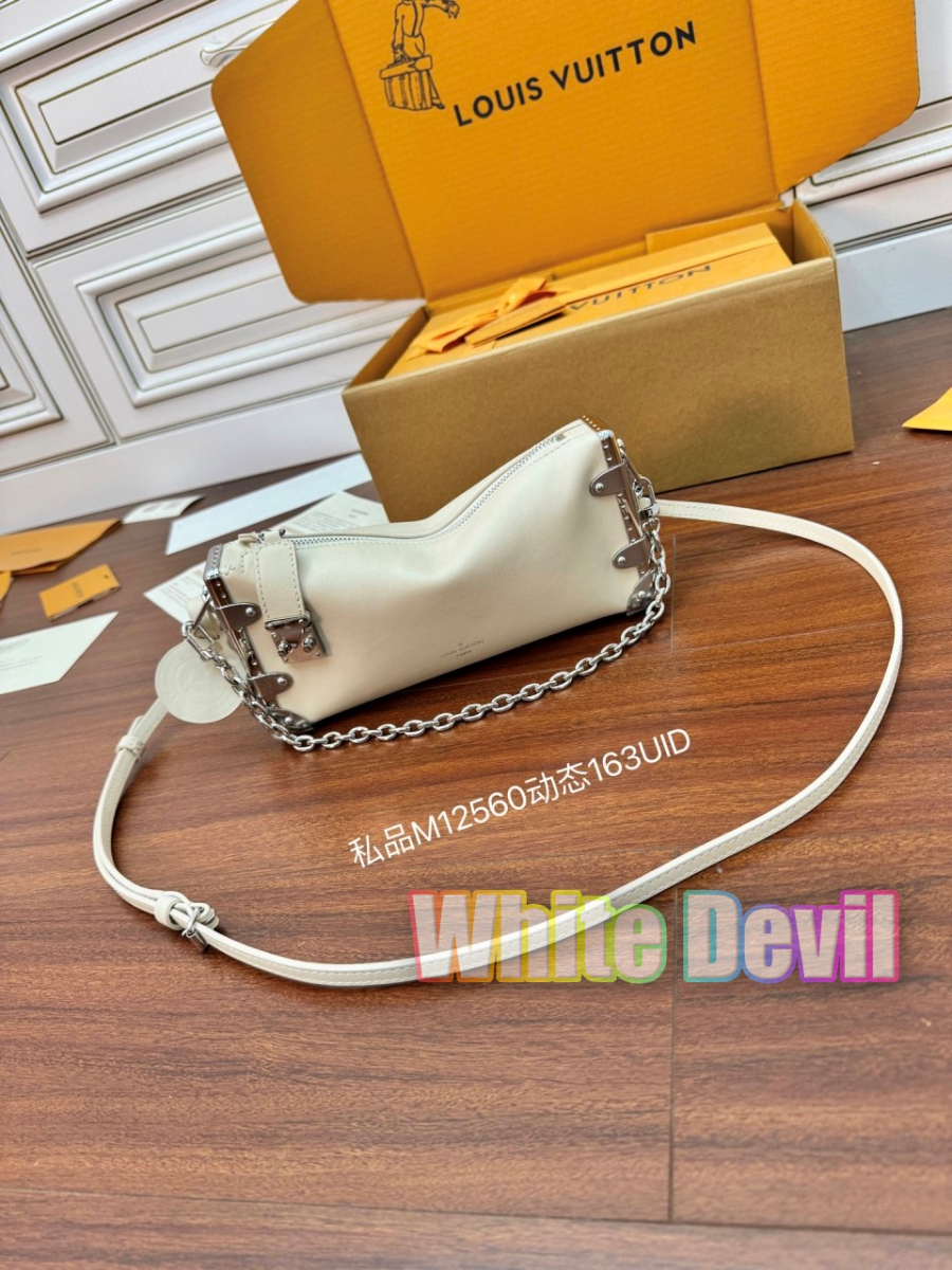 하얀악마 루이 트렁크 (2).jpg