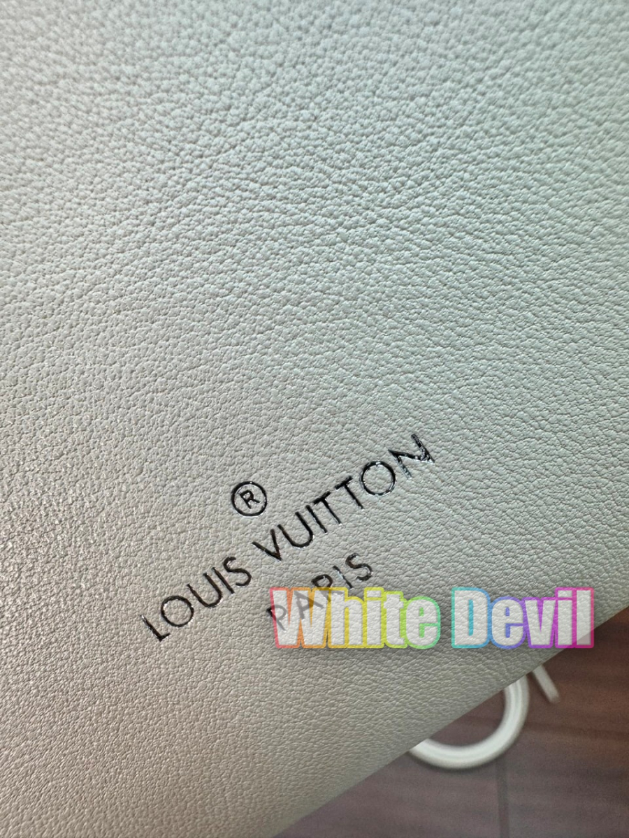 하얀악마 루이 트렁크 (8).jpg