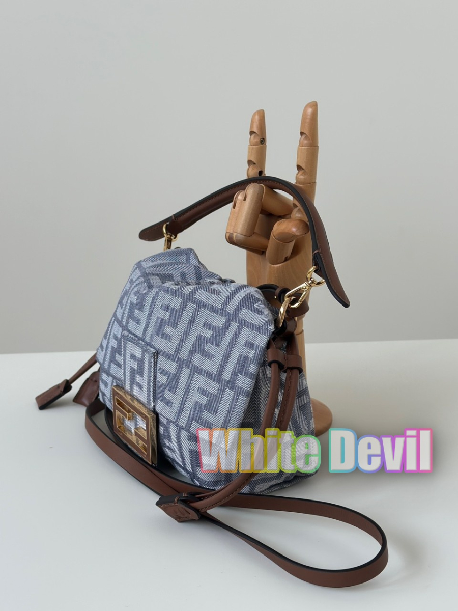 하얀악마 펜디 맘마바게트 (4).jpg