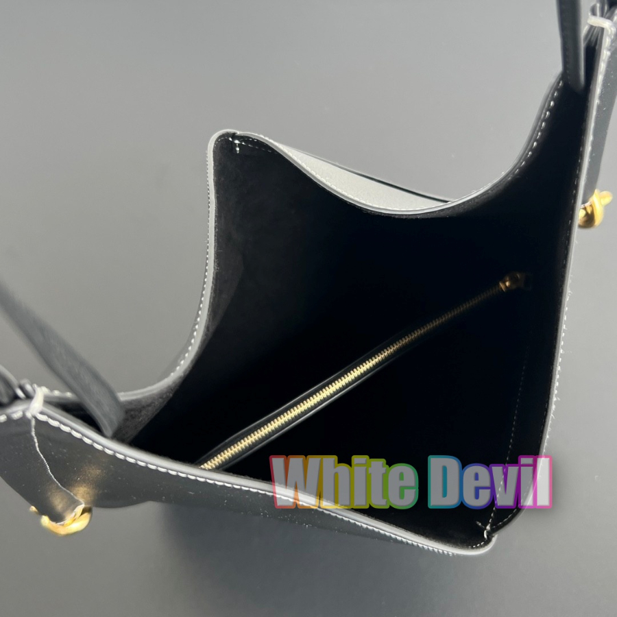 하얀악마 보테가 솔스티스 (6).jpg