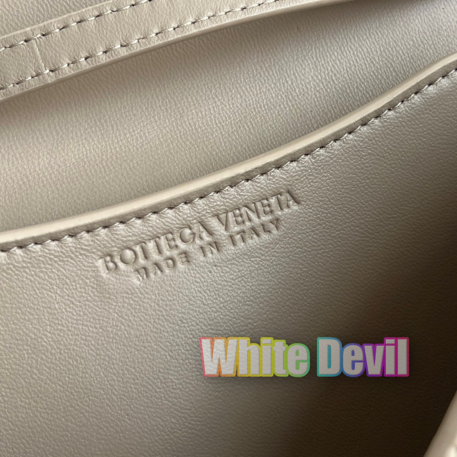 하얀악마 보테가 가방 (9).jpg