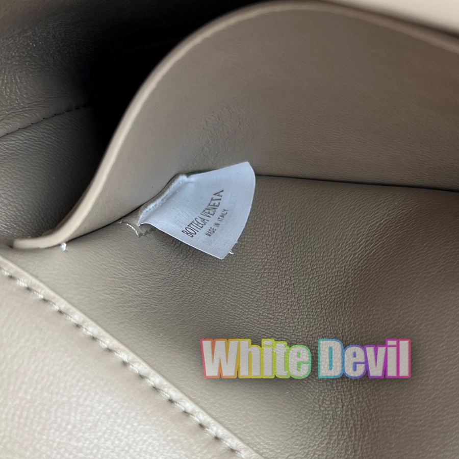 하얀악마 보테가 가방 (10).jpg