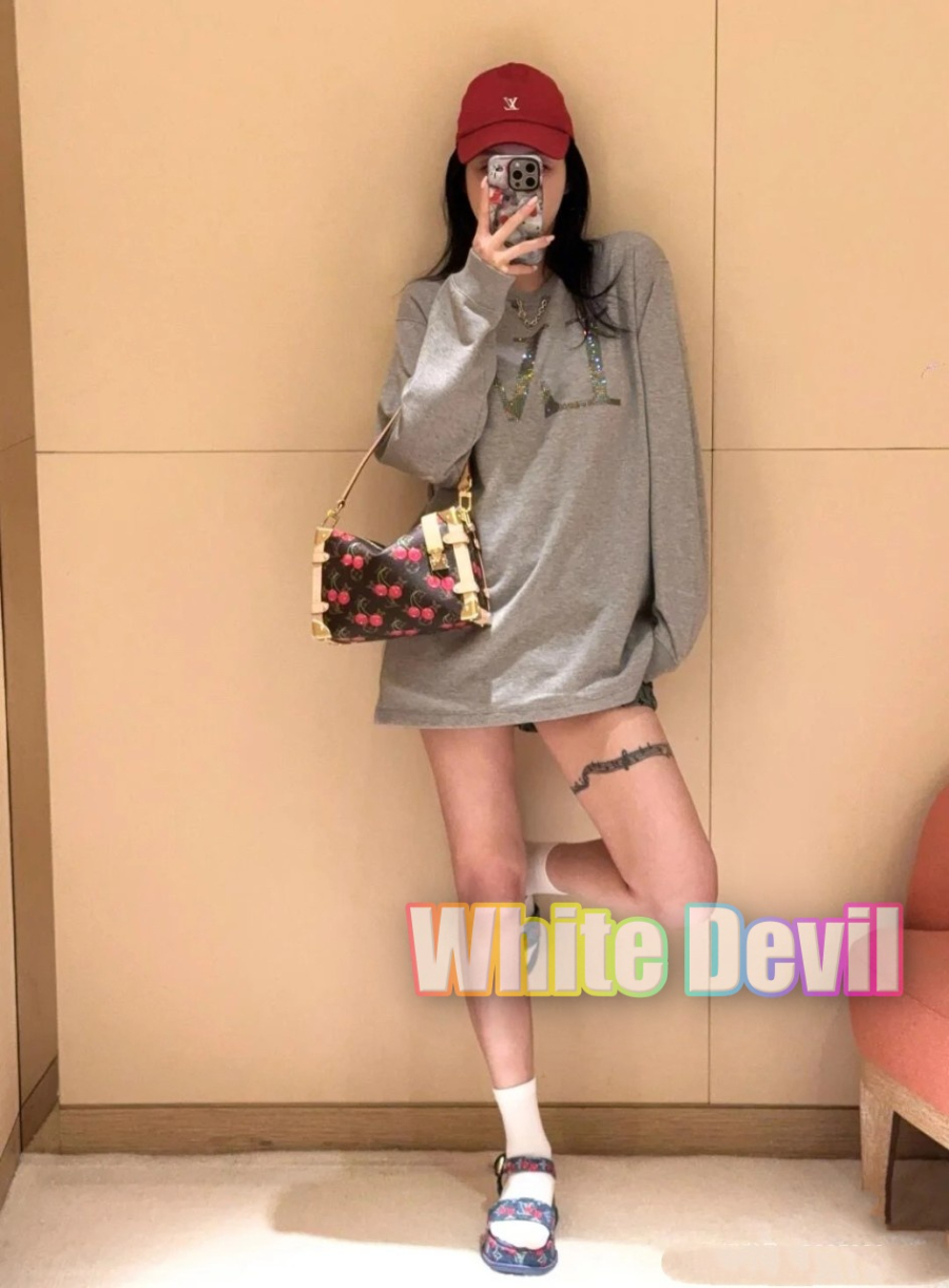 하얀악마 루이비통 맨투맨 (1).jpg