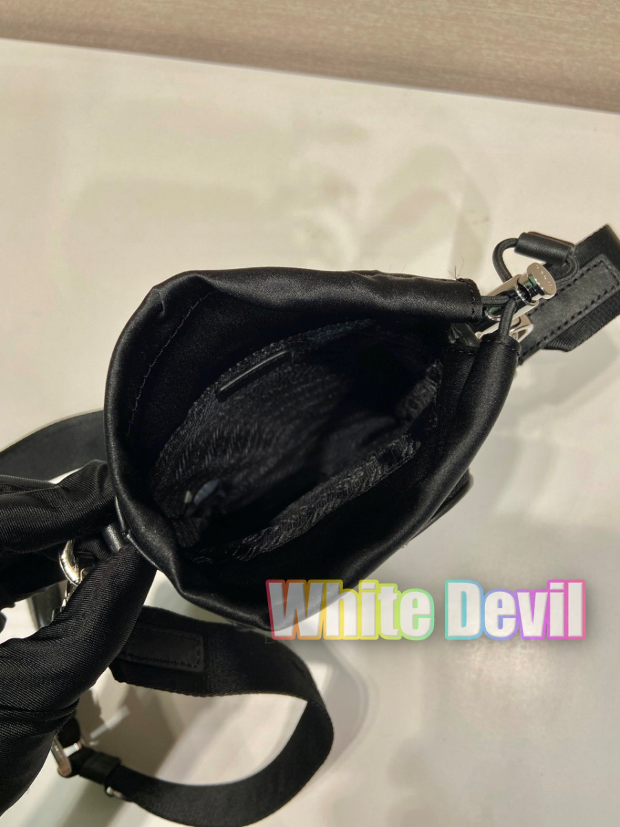 하얀악마 프라다 가방 (10).jpg