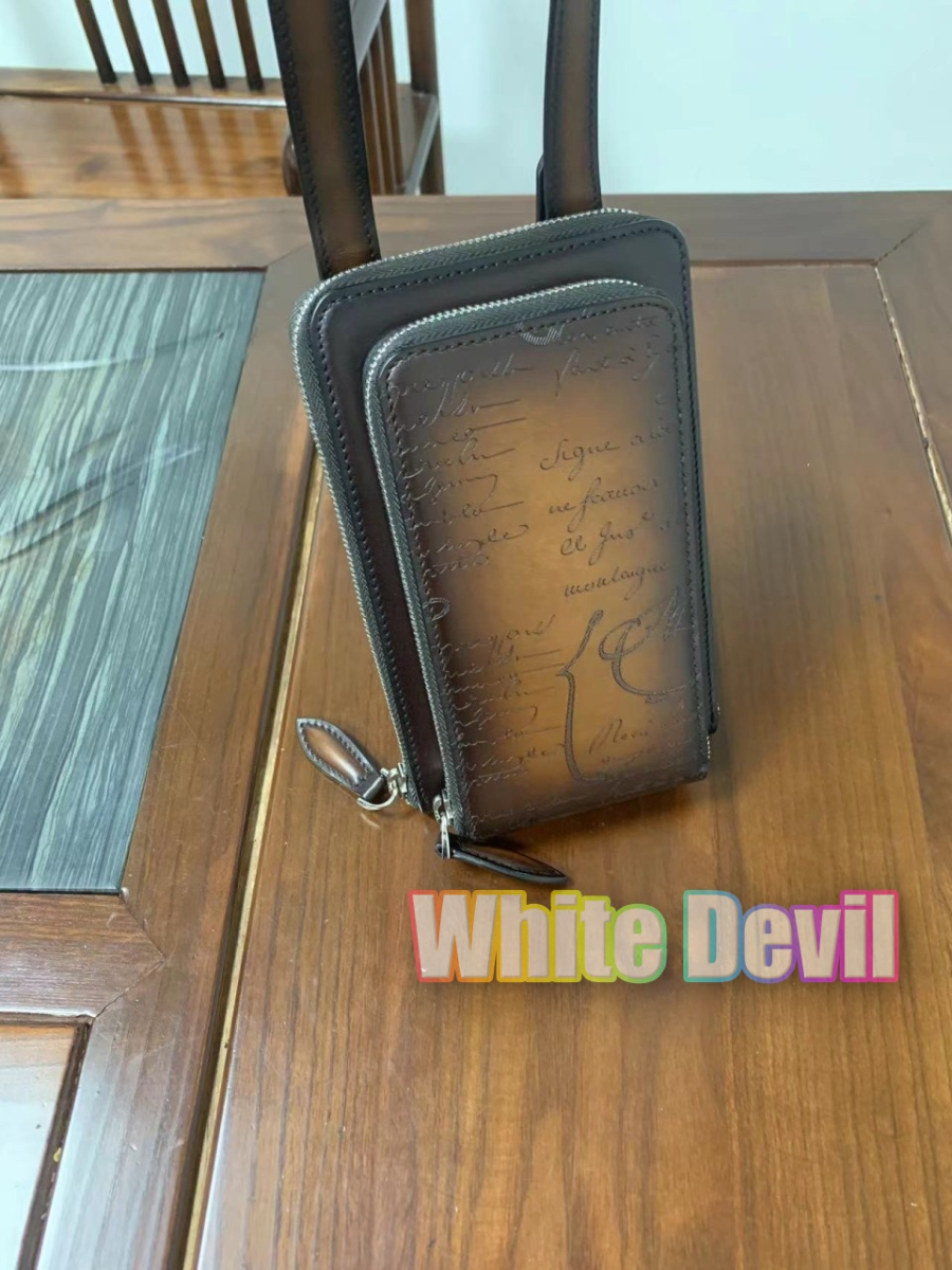 하얀악마 벨루티 메신저백 (1).jpg