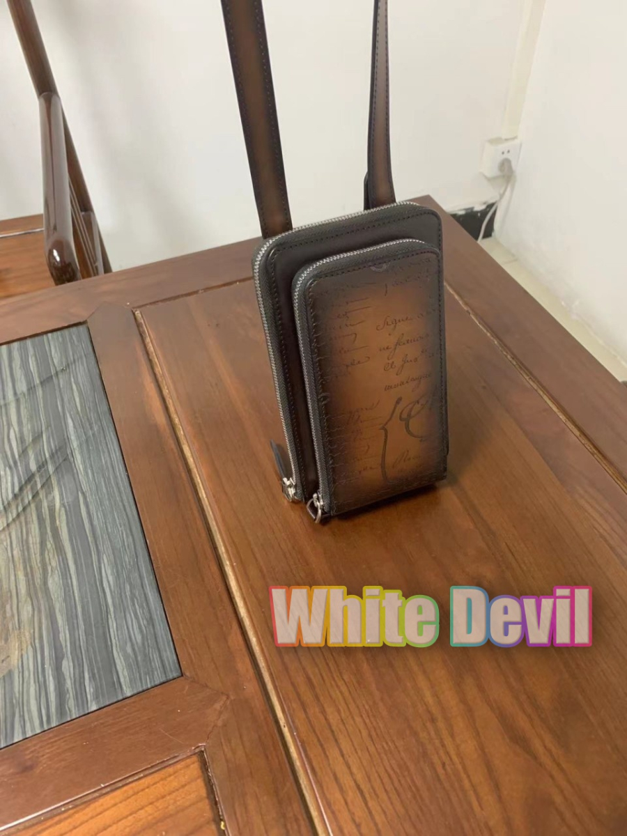 하얀악마 벨루티 메신저백 (8).jpg