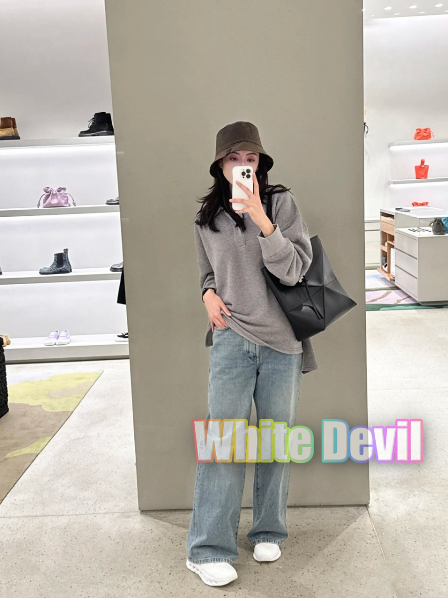 하얀악마 로에베 티셔츠 (1).jpg