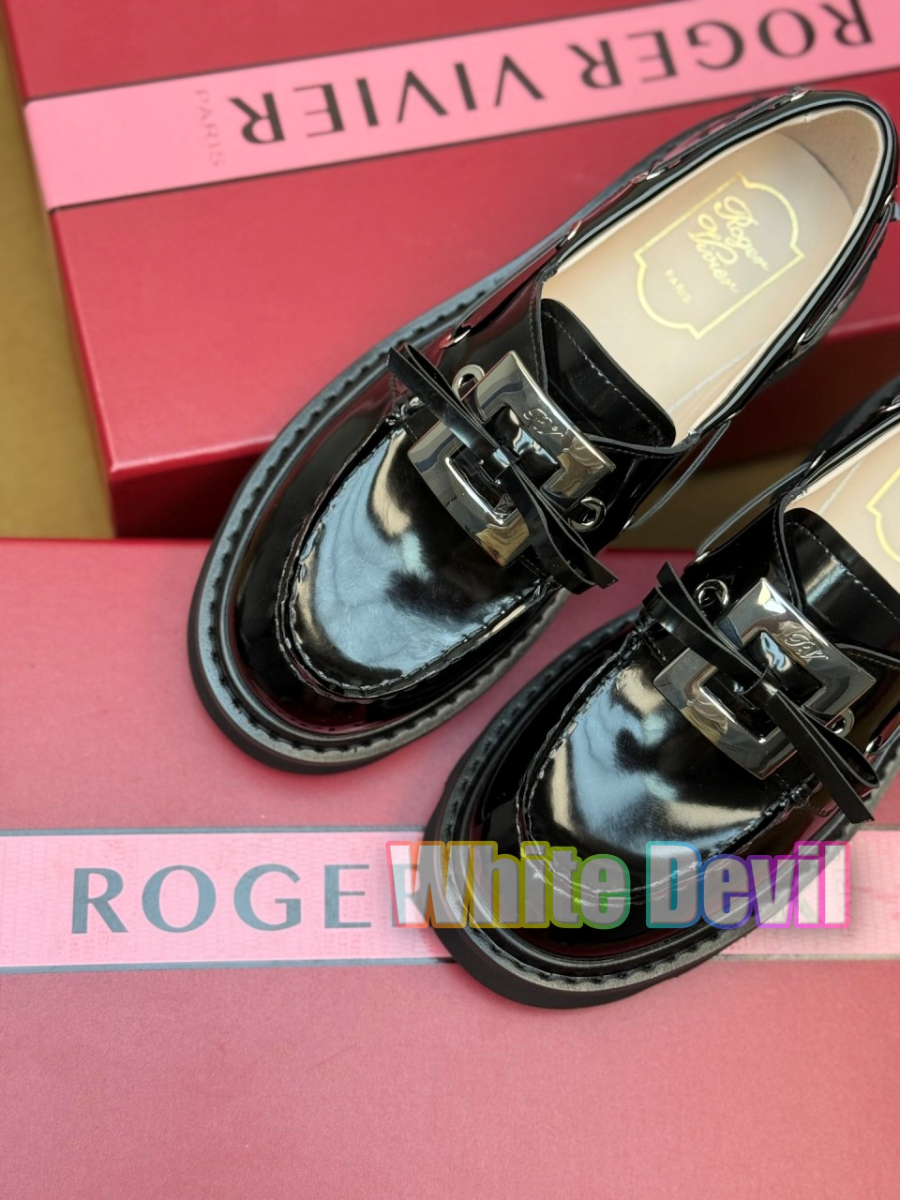 하얀악마 로저비비에 로퍼 (5).jpg