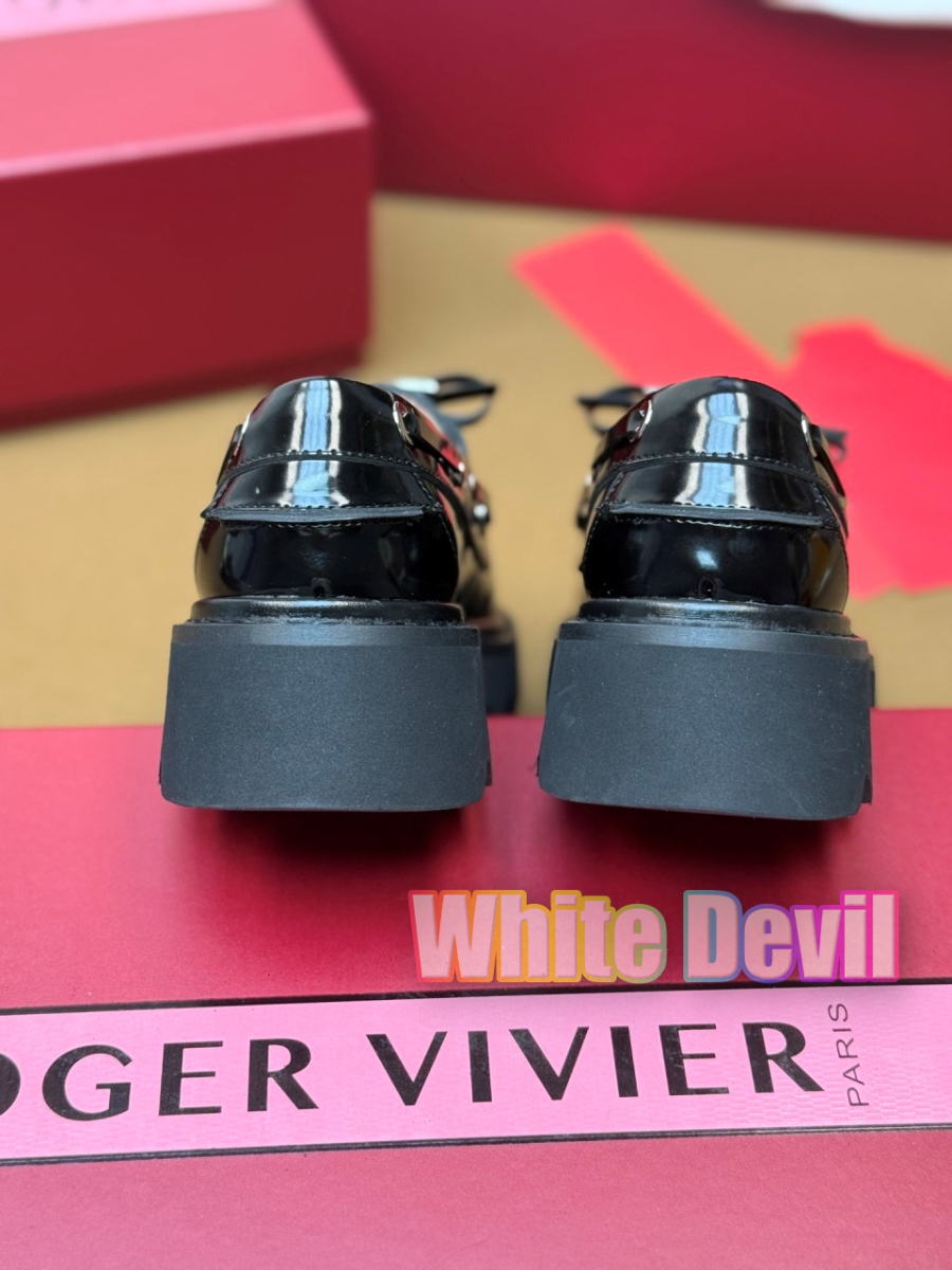 하얀악마 로저비비에 로퍼 (8).jpg