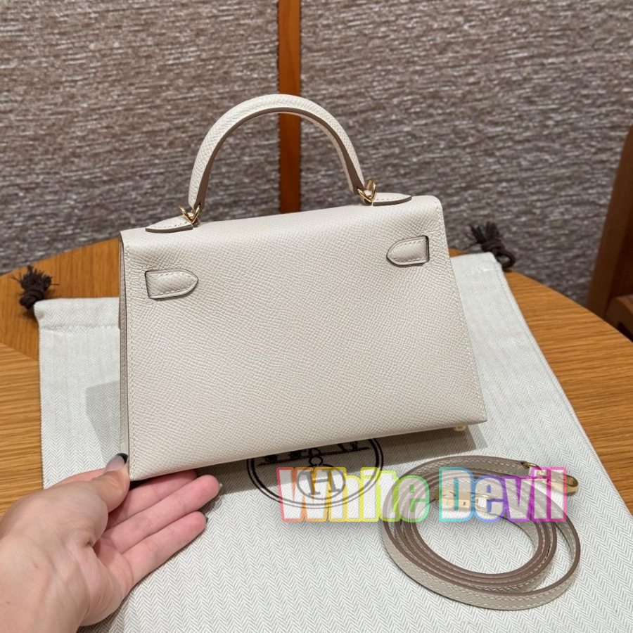 하얀악마 에르 미니켈리 (2).jpg