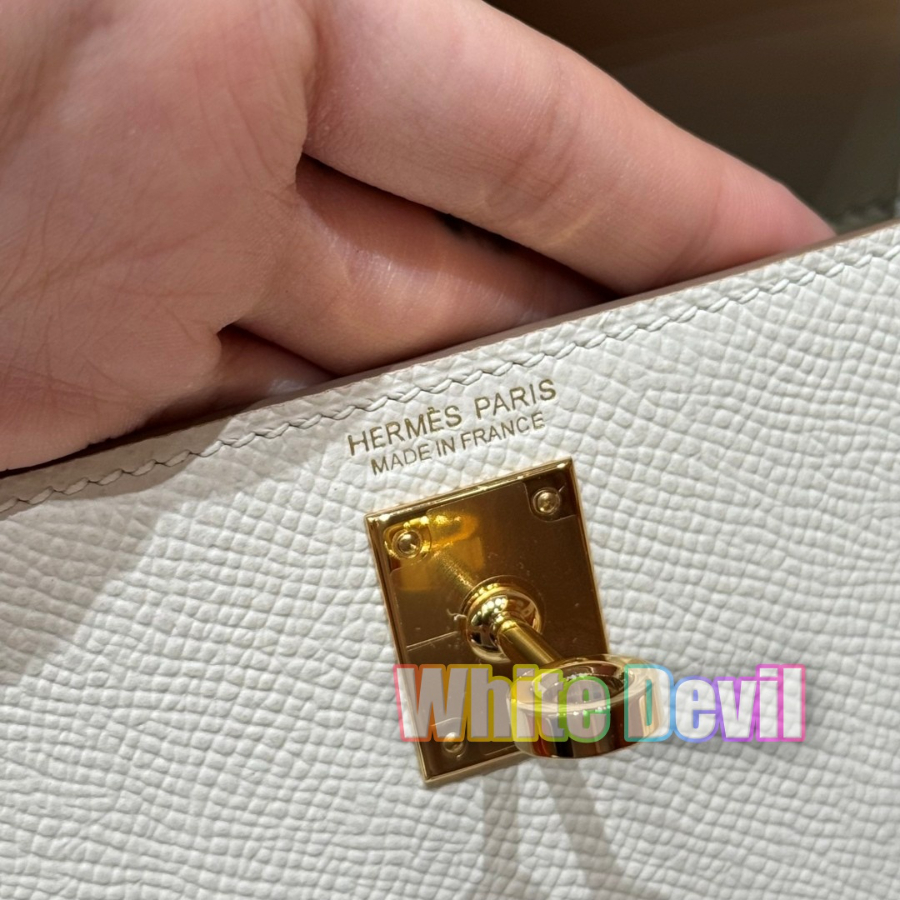 하얀악마 에르 미니켈리 (6).jpg