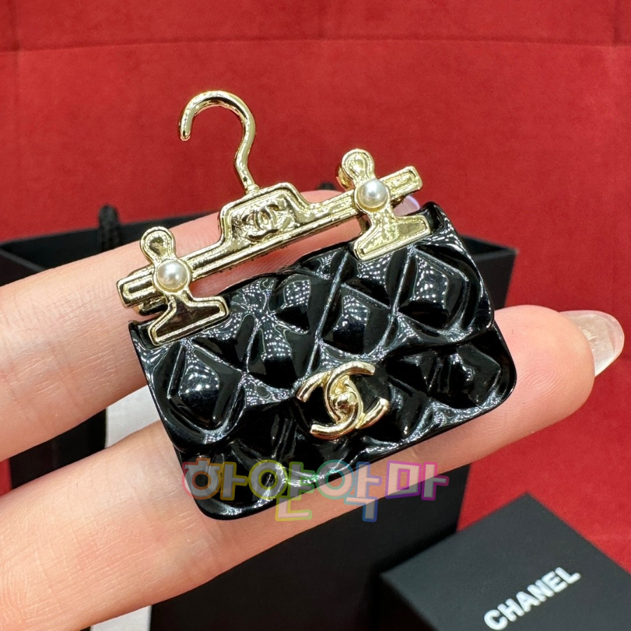 하얀악마 샤넬 브로치 (4).jpg