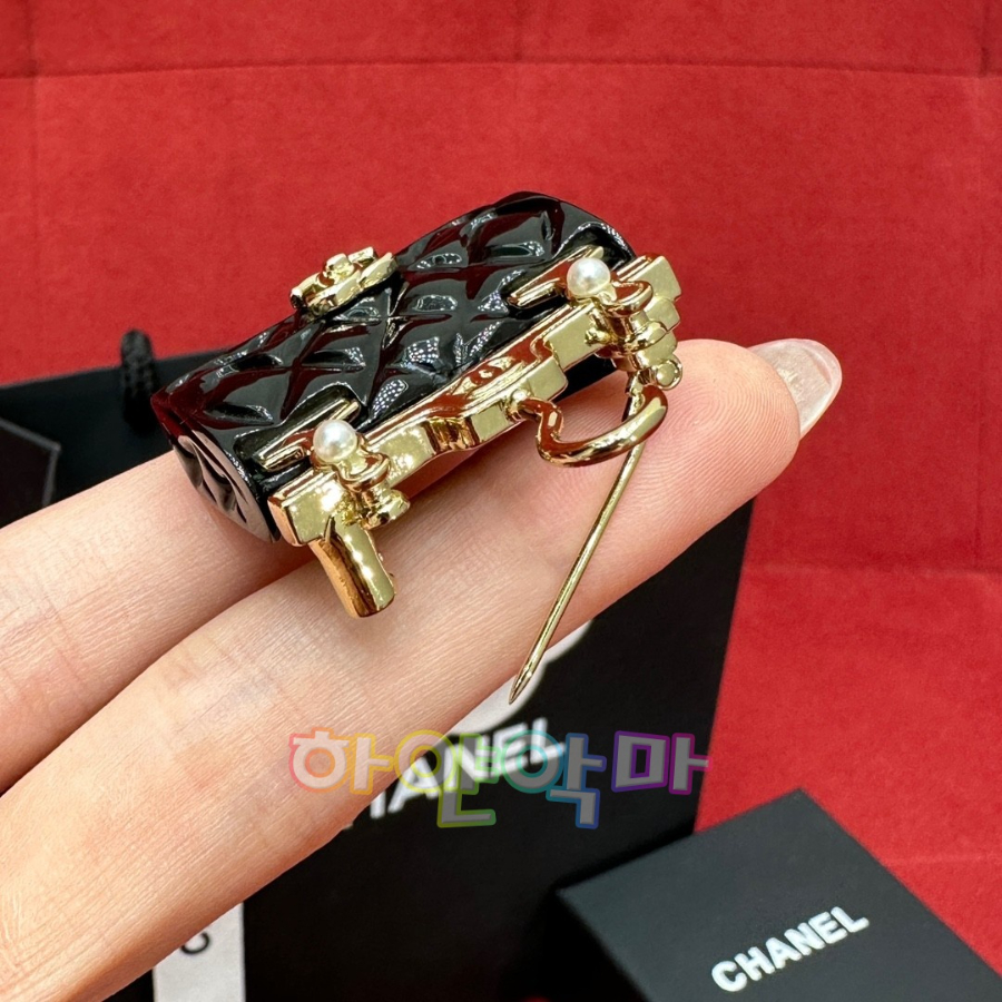 하얀악마 샤넬 브로치 (7).jpg