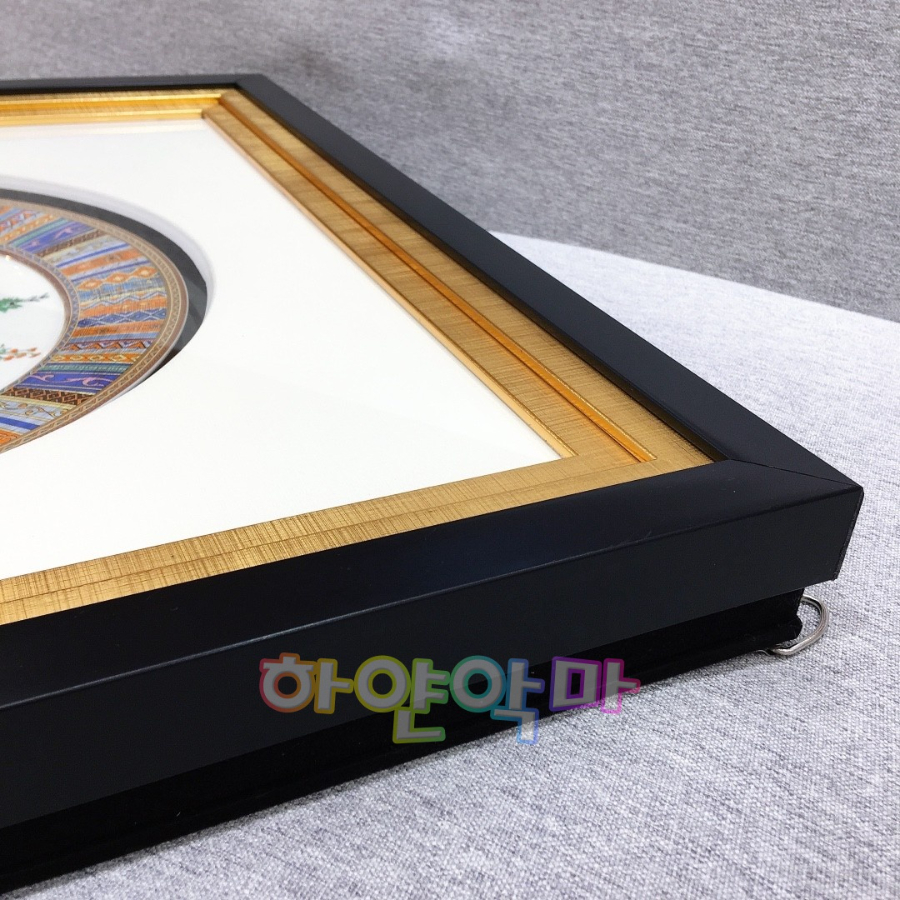 하얀악마 에르 액자 (3).jpg